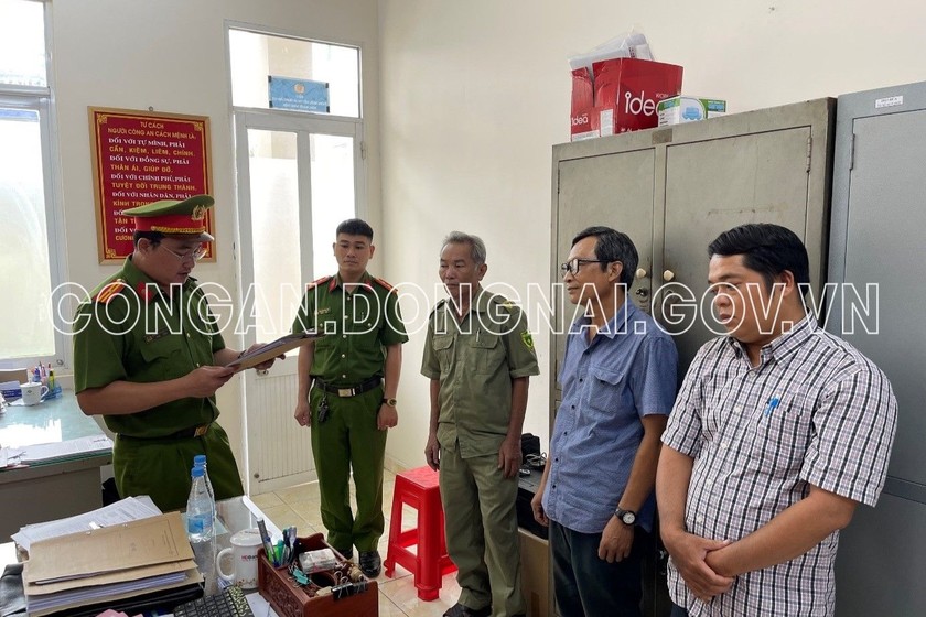 Công an tỉnh Đồng Nai thi hành các Quyết định và Lệnh bắt để tạm giam đối với ông Nguyễn Đức Khuê và ông Lê Ngọc Muôn