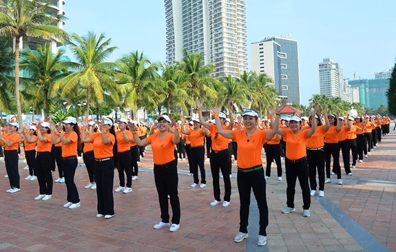 Màn đồng diễn vì bình đẳng giới trẻ trung, sôi động của Hội viên Hội Phụ nữ TP Đà Nẵng.