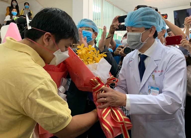 Bệnh nhân Trung Quốc dương tính với virus Corona được điều trị thành công và xuất viện