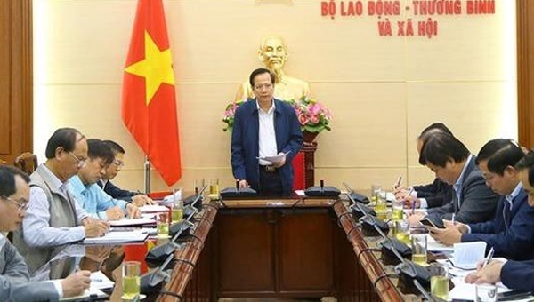 Động viên lao động Việt Nam ở nước ngoài yên tâm làm việc, hạn chế đi lại