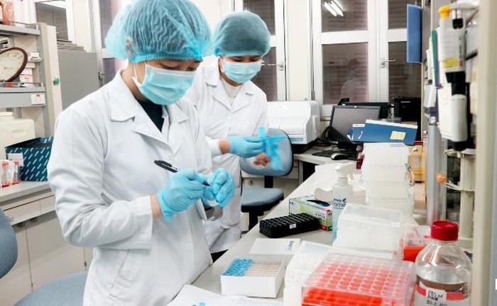 Các nhà khoa học nữ phân lập thành công SARS-CoV-2 được trao Kovalevskaia năm 2019