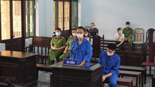Đối tượng Nguyễn Văn Long tại tòa.