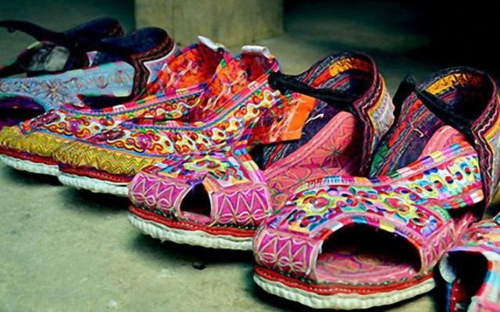 Nghề làm giày thêu của người Xạ Phang là Di sản văn hóa phi vật thể quốc gia