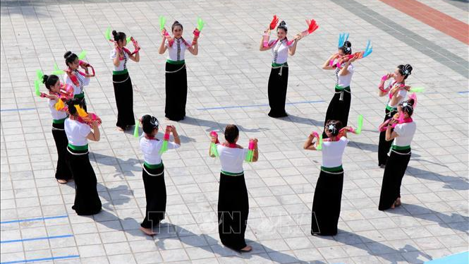 Xòe là một hình thức sinh hoạt không thể thiếu trong các hoạt động văn hóa, đời sống tinh thần của cộng đồng người Thái.