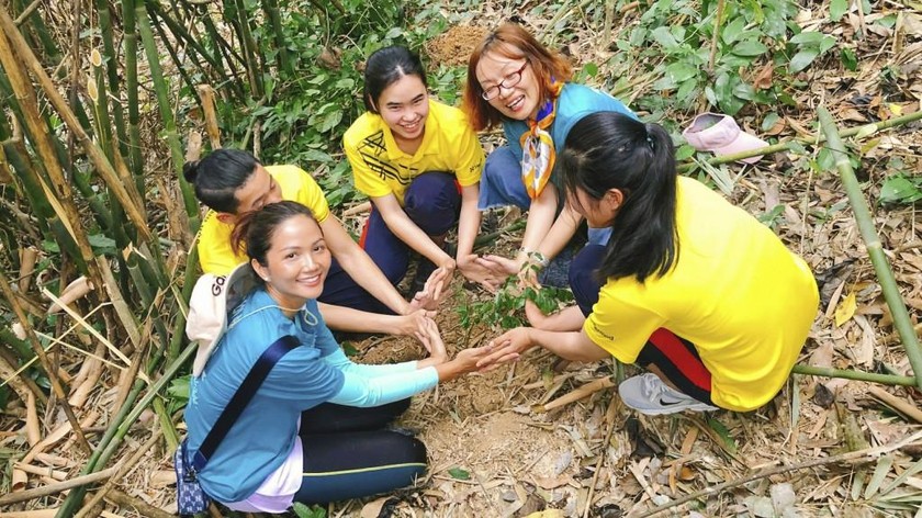 Hoa hậu H’Hen Niê: Mong mọi người sẽ cùng chung tay trồng rừng khắp Việt Nam