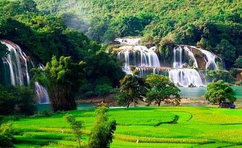rong những năm qua, lĩnh vực du lịch dịch vụ trở thành trọng điểm của khu vực 6 tỉnh Việt Bắc với hệ thống sản phẩm du lịch đặc thù (ảnh minh họa)