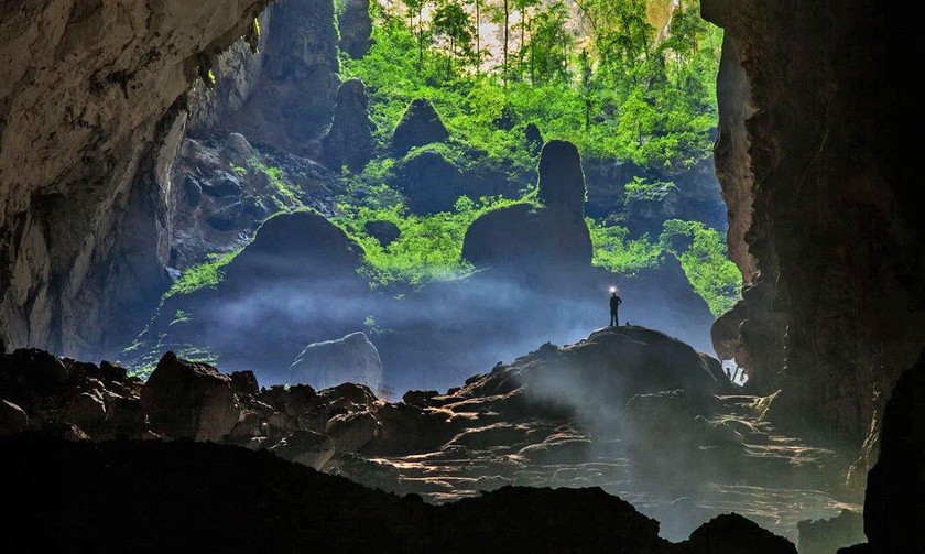 Hai vận động viên xuất sắc nhất SEA Games 31 sẽ được tặng voucher từ Oxalis Adventure tham gia chuyến du lịch kỳ thú “Thám hiểm hang Sơn Đoòng - hang động lớn nhất thế giới”. 