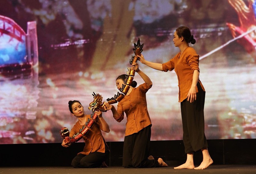 “Mơ rồng” biểu diễn tại lễ khai mạc Đại hội Sân khấu thế giới lần thứ 36