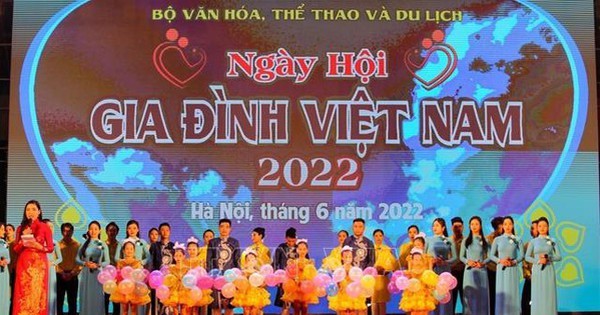 Từ nhiều năm nay, Ngày Gia đình Việt Nam luôn được chú trọng tổ chức giúp các gia đình cùng nhìn lại và trân trọng những giá trị gia đình. Ảnh: Ngày hội Gia đình Việt Nam năm 2022.