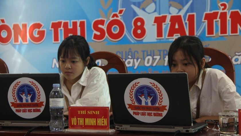 Các thí sinh tại Nghệ An tham gia vòng chung kết