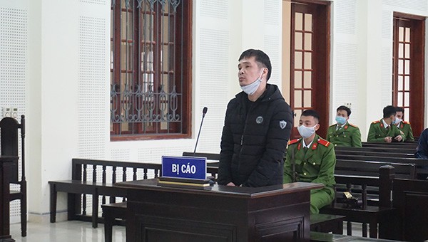 Bị cáo Nguyễn Thọ Hiếu lĩnh án chung thân vì vũ khí và "hàng trắng".