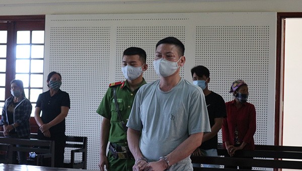 Bị cáo Nguyễn Văn Thắng khai lấy tiền vợ gửi về để buôn ma túy.