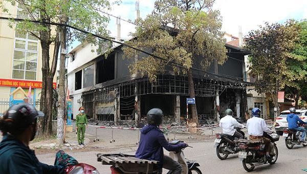 Người dân bàng hoàng trước vụ hỏa hoạn khiến 6 người tử vong