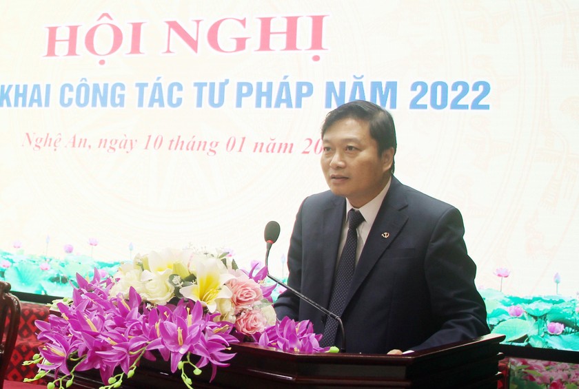 Ông Lê Hồng Vinh - Phó chủ tịch thường trực UBND tỉnh Nghệ An phát biểu tại Hội nghị 