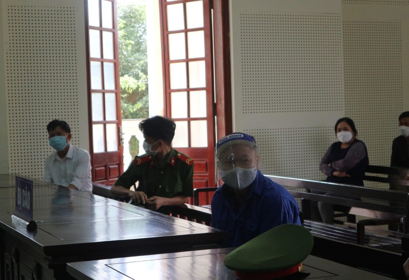 Bị cáo Nguyễn Văn Linh hầu tòa vì tội trộm cắp tài sản