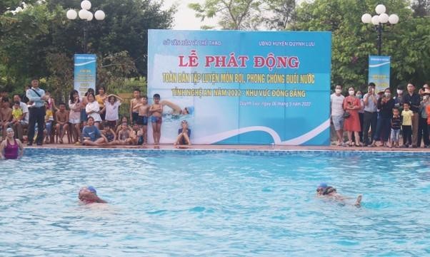 Lễ phát động toàn dân tập luyện môn bơi phòng, chống đuối nước năm 2022 nhằm tuyên truyền về lợi ích, tác dụng của tập luyện môn bơi, công tác phòng, chống tai nạn đuối nước (ảnh VH)