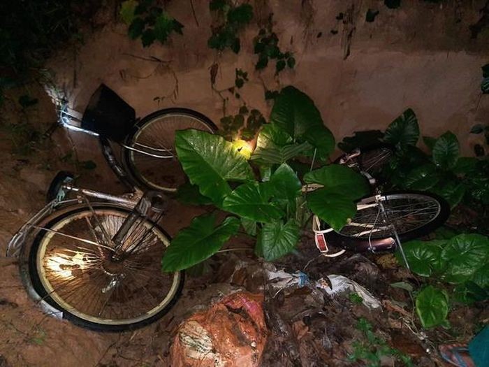 Xe đạp của các em được phát hiện bên bờ sông Lam