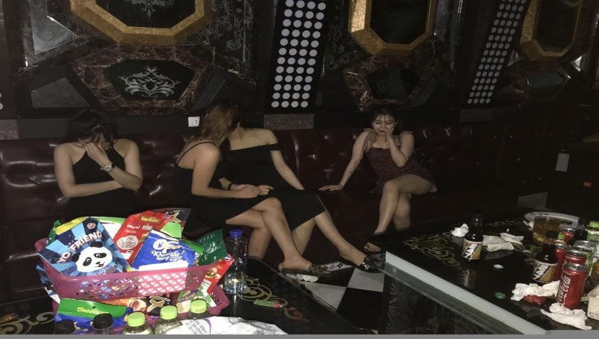 Hưng Yên: Bắt quả tang 31 đối tượng đang có hành vi sử dụng trái phép chất ma túy tại quán Karaoke Galaxy  ​