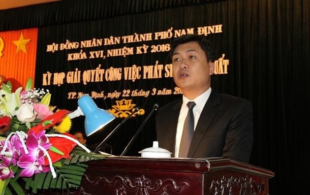 Tân Chủ tịch thành phố Nam Định Phạm Duy Hưng phát biểu.