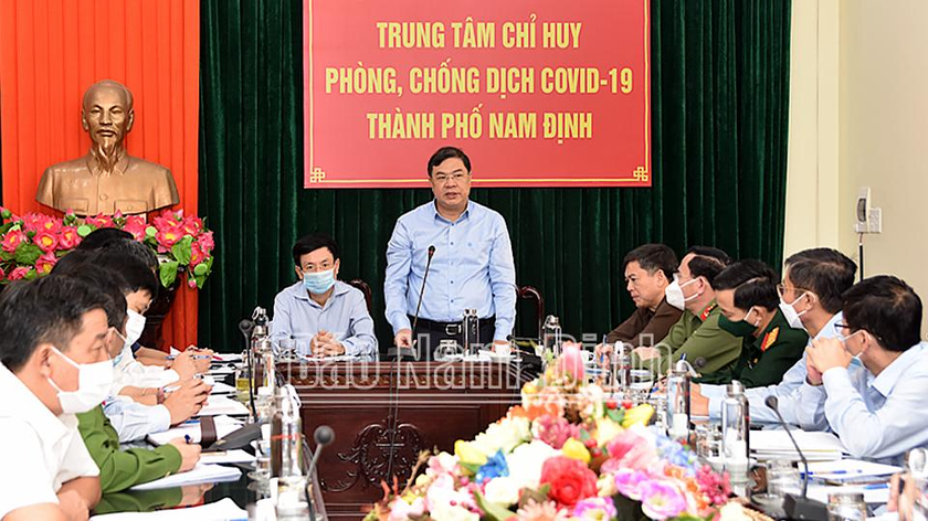 Bí thư Tỉnh ủy Nam Định Phạm Gia Túc phát biểu chỉ đạo cuộc họp. Ảnh: Báo Nam Định.