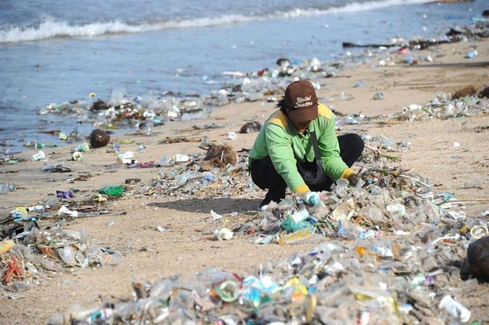 Ô nhiễm rác nhựa: Đừng đổ tại bao bì