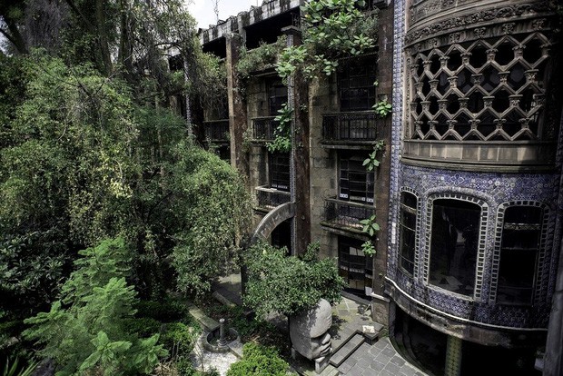 Căn hầm ma quái trong khách sạn đầy bí ẩn ở Mexico bị bỏ hoang hơn 70 năm qua