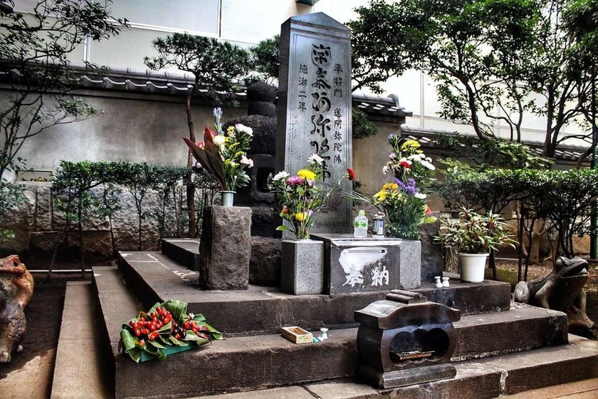Thực hư lời nguyền “mạo phạm là chết” của ngôi mộ ngàn năm tuổi ở Tokyo