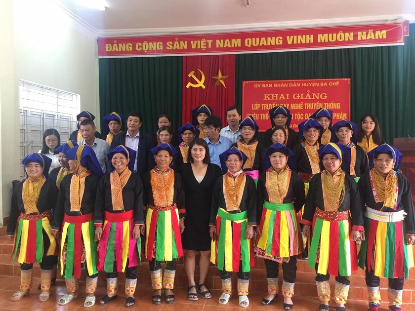 Quảng Ninh: Khai giảng lớp truyền dạy nghề thêu thổ cẩm truyền thống của người Dao Thanh Phán
