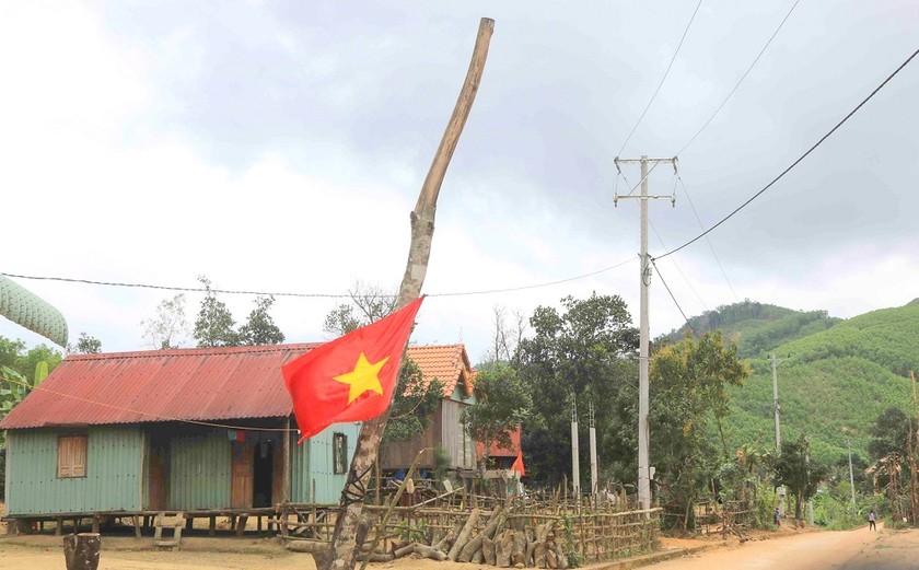 Bình Định: Điện lưới quốc gia “bừng sáng” “cổng trời” Canh Liên