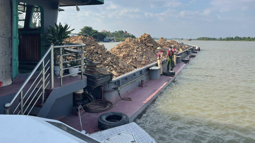 Công an Bắc Giang tích cực xử lý vi phạm bến thủy nội địa
