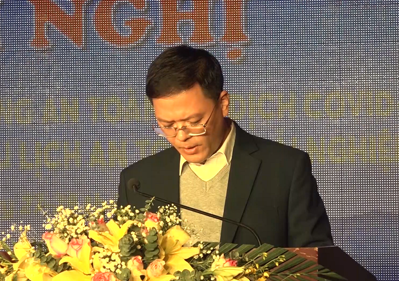Lãnh đạo huyện Quỳnh Nhai phát biểu tại hội nghị.