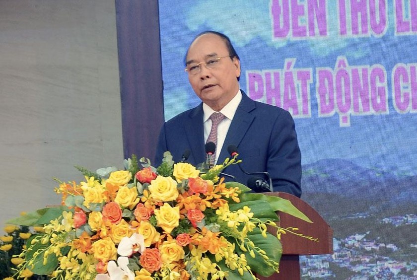 Chủ tịch nước Nguyễn Xuân Phúc phát biểu tại Lễ Khánh thành Đền thờ Liệt sĩ tại Chiến trường Điện Biên Phủ.