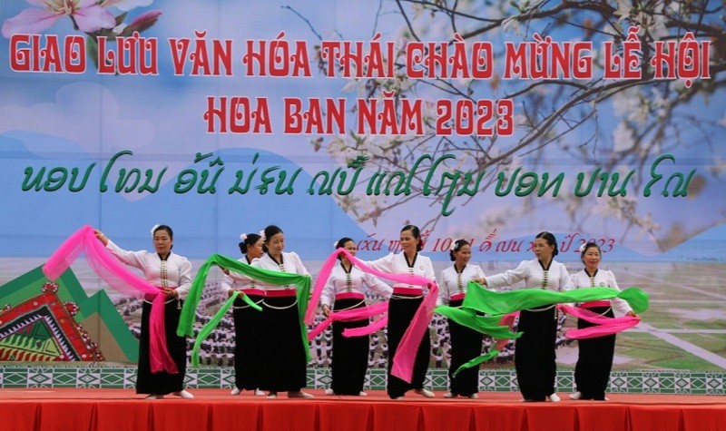 Giao lưu văn hoá Thái chào mừng Lễ hội "Mùa hoa ban".