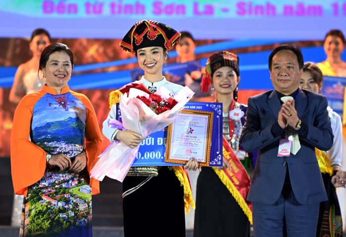 Vòng chung kết Người đẹp hoa ban Điện Biên năm 2023
