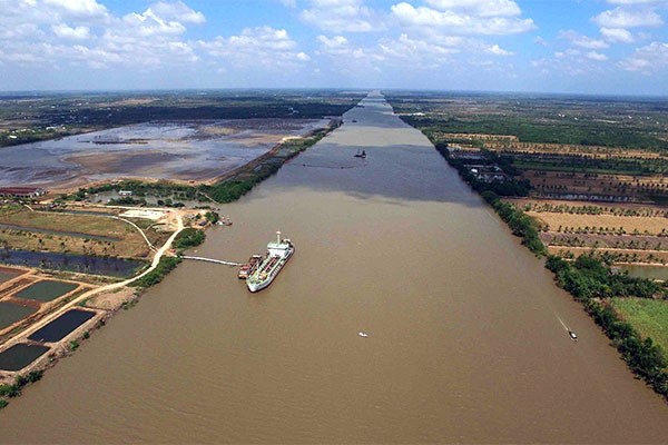 Luồng sông Hậu đã đón tàu có tải trọng 2 vạn tấn đến cập cảng Cái Cui (Cần Thơ) cuối năm 2016