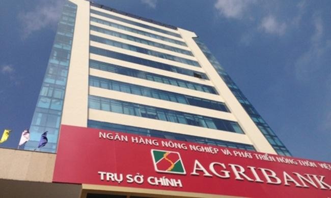 Ngân hàng NN&PTNT Việt Nam đứng đầu, với số tiền lãi đã giảm cho khách hàng là 4.885 tỷ đồng.