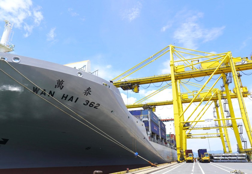 Wan Hai 362 là tàu container có sức chở lớn nhất từ trước đến nay cập cảng Đà Nẵng