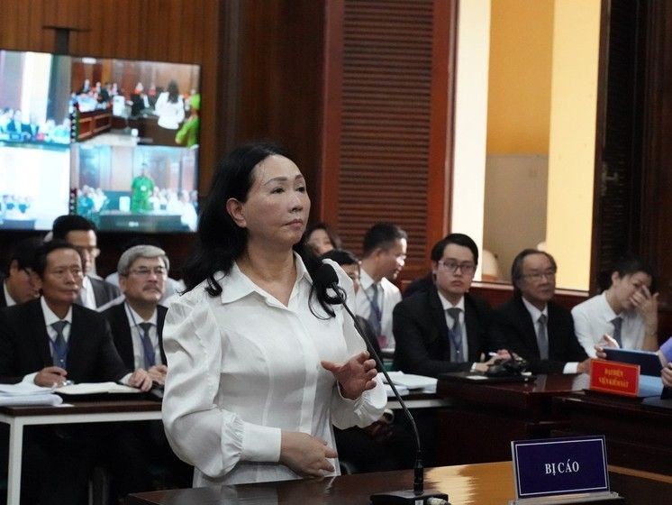Bị cáo Trương Mỹ Lan (Chủ tịch HĐQT Tập đoàn Vạn Thịnh Phát) tại phiên tòa.