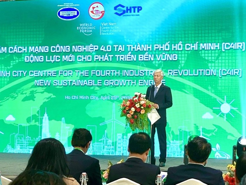 Phó Chủ tịch UBND TP Hồ Chí Minh Võ Văn Hoan phát biểu tại hội thảo.