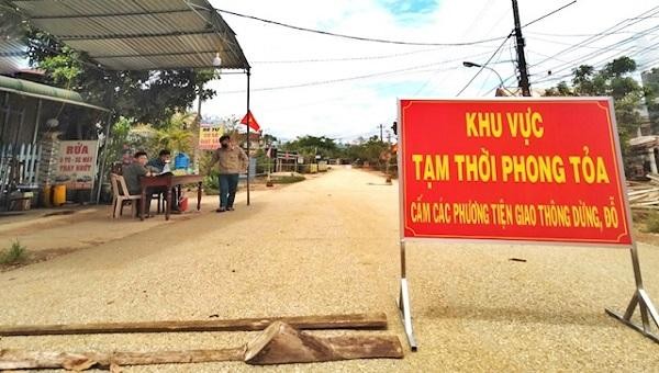 Lái xe Nguyễn Văn Chiến được cấp phiếu kiểm soát phương tiện màu vàng nhưng tự ý dừng xe đi chợ.