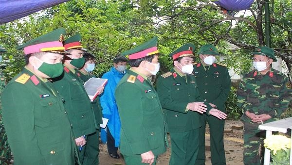 Ban Chỉ đạo 515 Quân khu 4 kiểm tra công tác tìm kiếm hài cốt liệt sỹ tại Phường Thuận Hòa, TP. Huế.