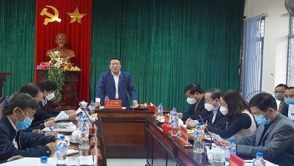 Phó Chủ tịch Thường trực UBND tỉnh Hà Sỹ Đồng phát biểu chỉ đạo cuộc họp.