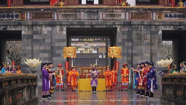 Lễ Ban Sóc diễn ra tại Ngọ Môn, Đại nội Huế.