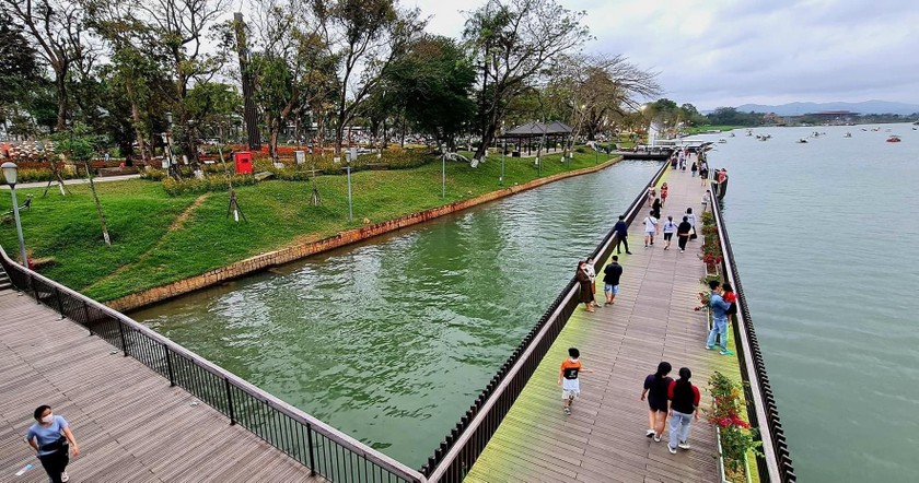 Không gian hai bờ sông Hương ngày càng xanh – sạch - sáng - hiện đại nhờ các dự án. 