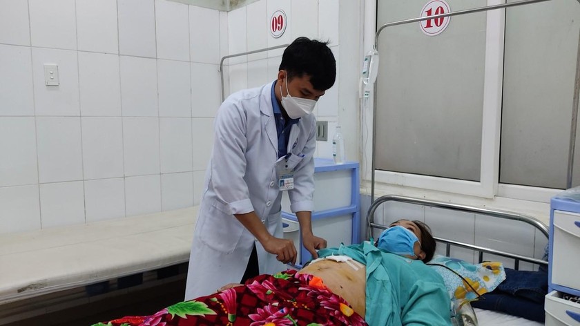 Bệnh nhân Nguyễn Thị L. đã tỉnh táo sau ca phẫu thuật.