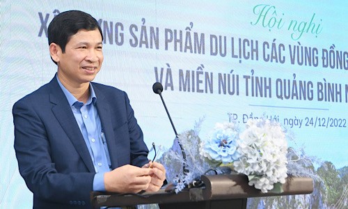 Ông Hồ An Phong, Phó Chủ tịch UBND tỉnh Quảng Bình phát biểu tại hội nghị.