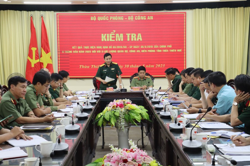 Đại tá Phạm Xuân Diệu, Phó Cục trưởng Cục tác chiến, Bộ Tổng tham mưu, Bộ Quốc phòng quán triệt nội dung kiểm tra.