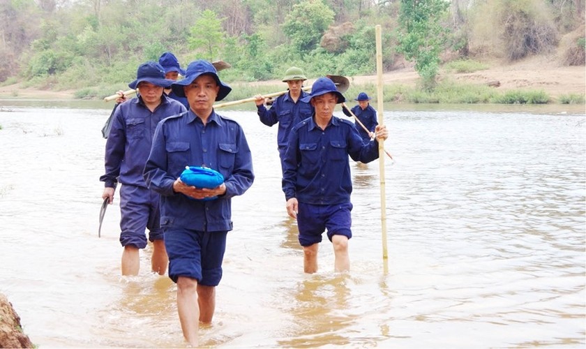 Vượt qua muôn vàn khó khăn vất vả, những năm qua, cán bộ, nhân viên Đội Quy tập 192 đã tìm kiếm, quy tập được hàng trăm hài cốt liệt sĩ trên đất bạn Lào để hồi hương về nước.