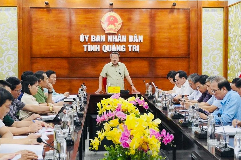 Phó Chủ tịch Thường trực UBND tỉnh Hà Sỹ Đồng phát biểu chỉ đạo cuộc họp.
