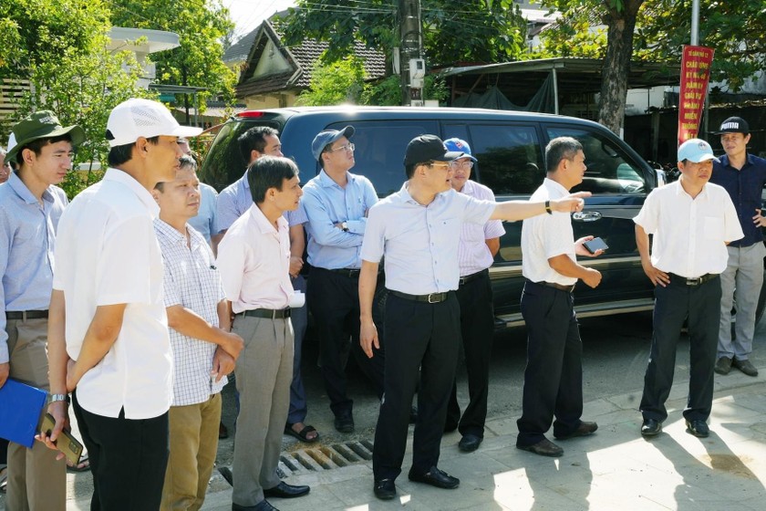 Phó Chủ tịch UBND tỉnh Hoàng Hải Minh kiểm tra tiến độ các gói thầu thuộc dự các đô thị xanh.